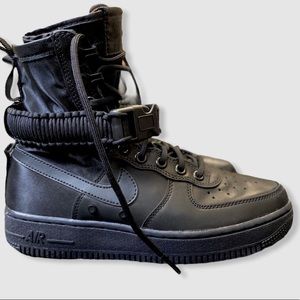 Nike Women’s SF Air Force 1 High Black size7